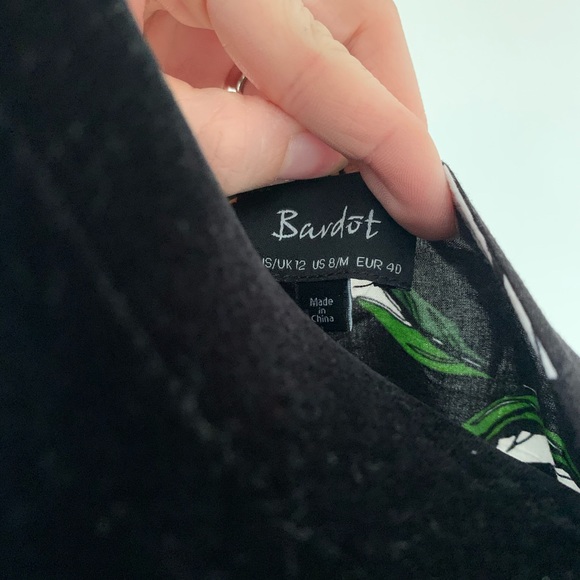 Bardot Crop Top - Picture 3 of 3